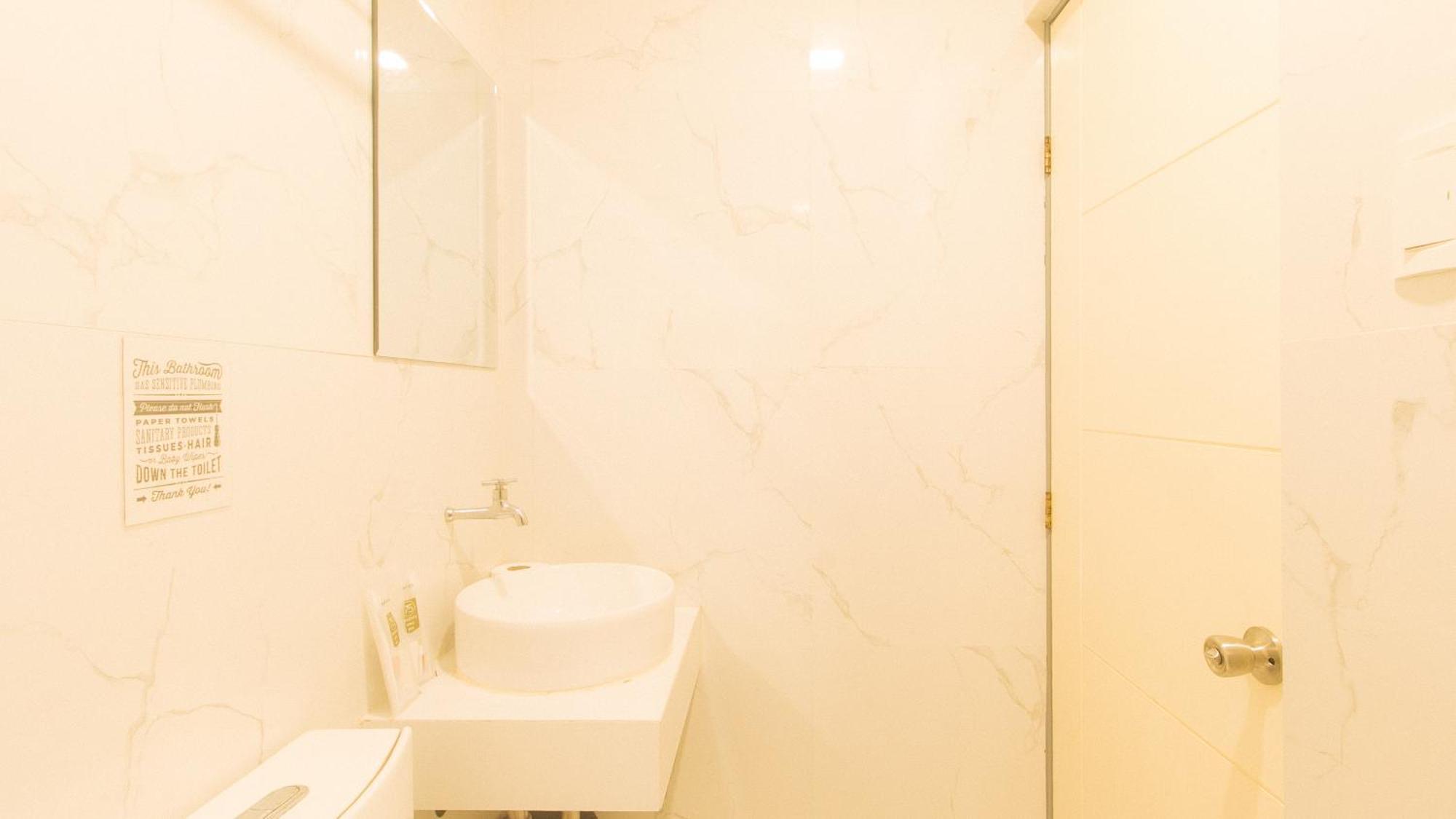 Reddoorz Plus At Seventy Five Inn Near Manila Airport Paranaque City Exterior foto