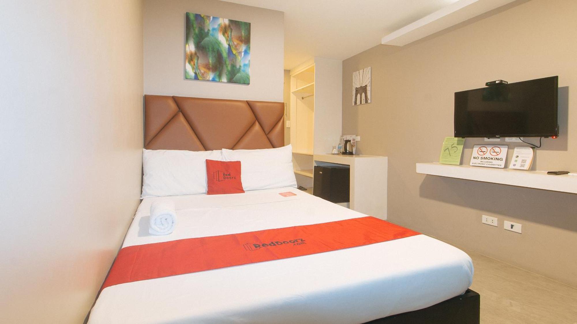 Reddoorz Plus At Seventy Five Inn Near Manila Airport Paranaque City Exterior foto